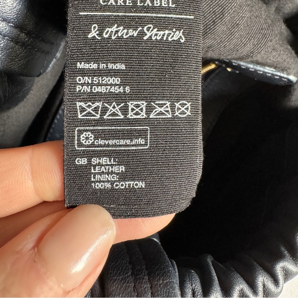 & Other Stories Leather Oversized Drawstring Tote, Navy. - Picture 5 of 12
